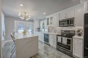 320 28th St, Lindenhurst, NY 11757 - Photo 13