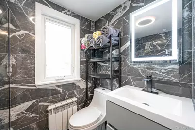 320 28th Street, Lindenhurst, NY 11757 - Photo 21