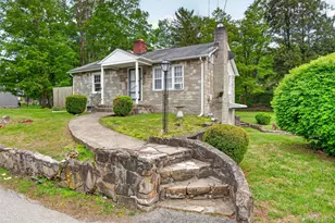 17 Holt Rd, Hyde Park, NY 12538 - Photo 3
