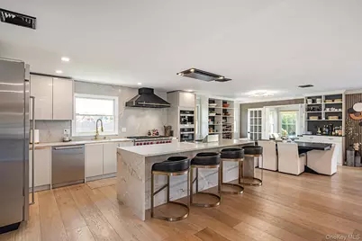 88 Pace Drive S, West Islip, NY 11795 - Photo 9
