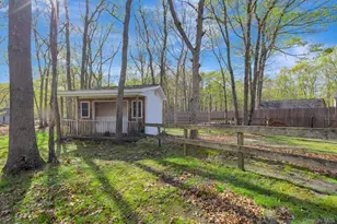 10 Black Pine St, Center Moriches, NY 11934 - Photo 19