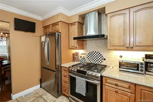 40 Edgewood Rd, Port Washington, NY 11050 - Photo 13