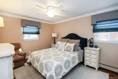 40 Edgewood Road, Port Washington, NY 11050 - Photo 15