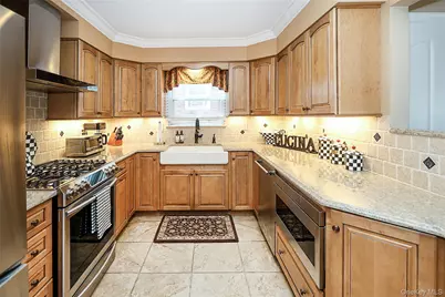40 Edgewood Road, Port Washington, NY 11050 - Photo 11