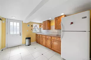 59-38 69th Ln, Maspeth, NY 11378 - Photo 19