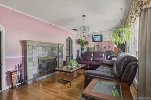 485 Lockwood Dr, Shirley, NY 11967 - Photo 3