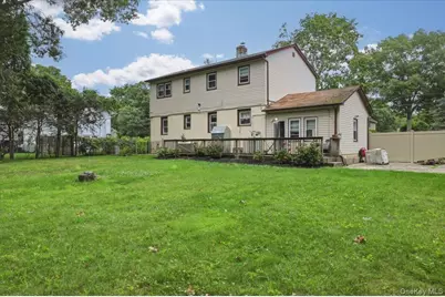 485 Lockwood Drive, Shirley, NY 11967 - Photo 19