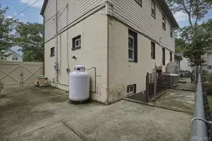 485 Lockwood Dr, Shirley, NY 11967 - Photo 21