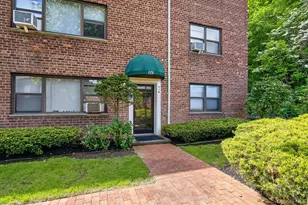 319 Main St, Roslyn, NY 11576 - Photo 13