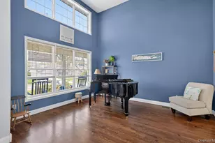33 Oceanview Blvd, Manorville, NY 11949 - Photo 5
