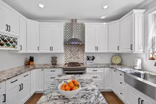33 Oceanview Blvd, Manorville, NY 11949 - Photo 9