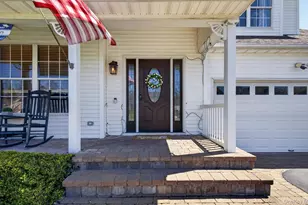 33 Oceanview Blvd, Manorville, NY 11949 - Photo 3