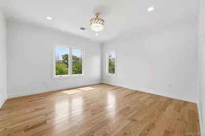 1275 Barry Drive S, Valley Stream, NY 11580 - Photo 27
