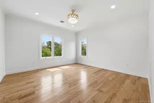 1275 Barry Dr S, Valley Stream, NY 11580 - Photo 27