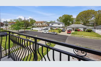 1275 Barry Drive S, Valley Stream, NY 11580 - Photo 47