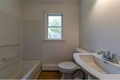 6200 New Suffolk Avenue, Mattituck, NY 11952 - Photo 17
