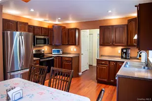 9 Robert Dr, Hyde Park, NY 12538 - Photo 3