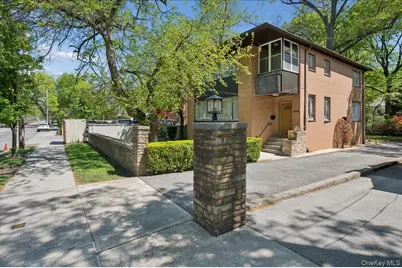 4534 Henry Hudson Parkway, Bronx, NY 10471 - Photo 1