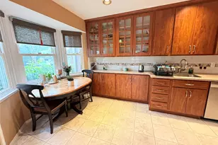 21 Manors Dr, Jericho, NY 11753 - Photo 3