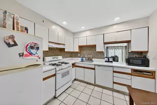 11 Rockledge Dr, Suffern, NY 10901 - Photo 5