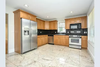 51 Inwood Road #B, Port Washington, NY 11050 - Photo 9
