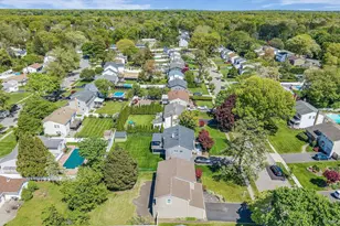 25 Sherry Ln, Hauppauge, NY 11788 - Photo 25