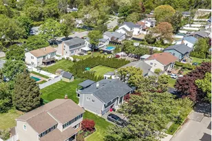 25 Sherry Ln, Hauppauge, NY 11788 - Photo 3