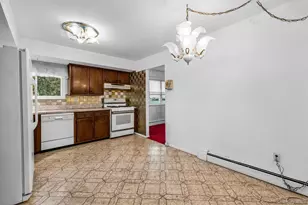 25 Sherry Ln, Hauppauge, NY 11788 - Photo 9