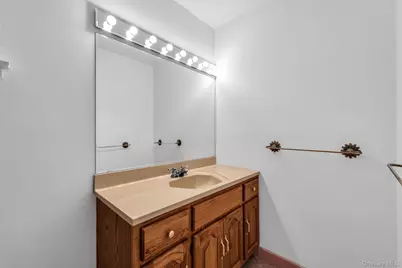 25 Sherry Lane, Hauppauge, NY 11788 - Photo 21