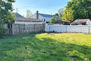 245 Garden St, Westbury, NY 11590 - Photo 11