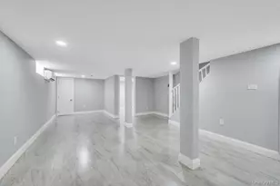 94-11 210th St, Queens Village, NY 11428 - Photo 23