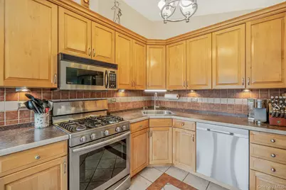 26 Bartley Lane, West Sayville, NY 11796 - Photo 13