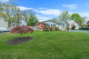 26 Bartley Ln, West Sayville, NY 11796 - Photo 3