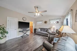 26 Bartley Ln, West Sayville, NY 11796 - Photo 25