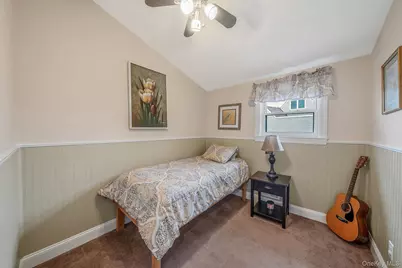 26 Bartley Lane, West Sayville, NY 11796 - Photo 23