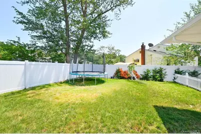 51 Newton Avenue, Selden, NY 11784 - Photo 29