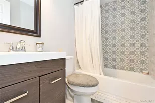 51 Newton Ave, Selden, NY 11784 - Photo 25