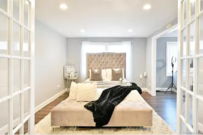 51 Newton Avenue, Selden, NY 11784 - Photo 21