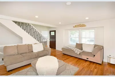 51 Newton Avenue, Selden, NY 11784 - Photo 19