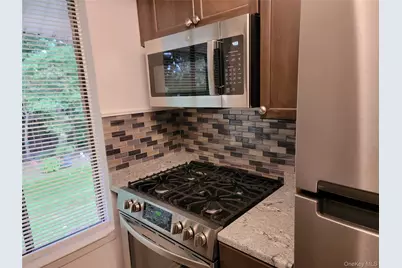 10 Houston Court #10, Coram, NY 11727 - Photo 3