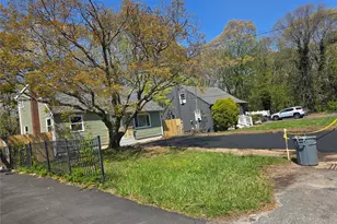 198 Concord Rd, Shirley, NY 11967 - Photo 3