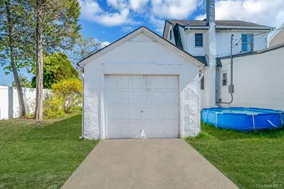 23 Evergreen Drive, Lindenhurst, NY 11757 - Photo 15