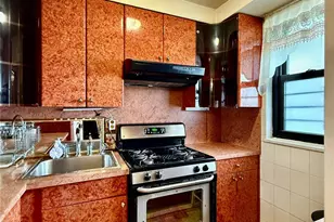 61-45 98th St, Rego Park, NY 11374 - Photo 5