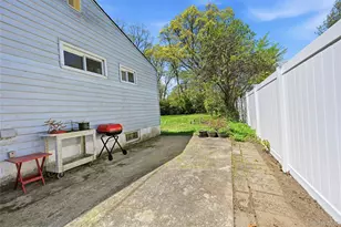 50 Arlene Dr, Brentwood, NY 11717 - Photo 17