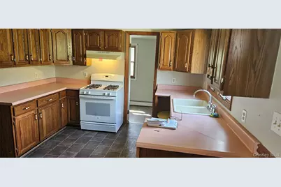 87 W Peenpack Trail, Sparrow Bush, NY 12780 - Photo 5