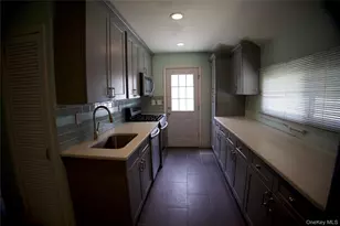 3 Rollin Ln, Brentwood, NY 11717 - Photo 15