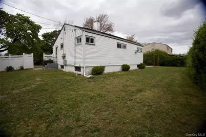 3 Rollin Lane, Brentwood, NY 11717 - Photo 11