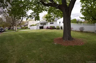 3 Rollin Ln, Brentwood, NY 11717 - Photo 5