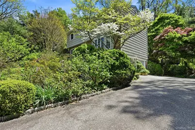 21 Northwood Circle, Huntington, NY 11743 - Photo 3
