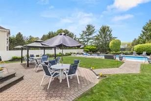 86 Summerfield Dr, Holtsville, NY 11742 - Photo 9